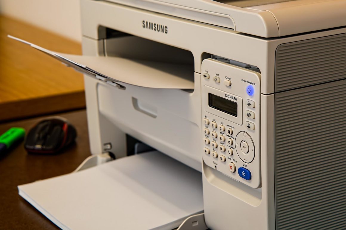 Ein Dokumentenscanner hilft zur Digitalisierung