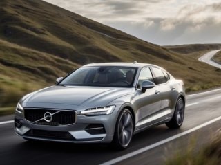 Volvo revolutioniert Sicherheit im Auto: Mit Google direkt am Bildschirm surfen!