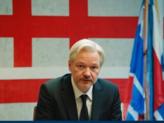 Assange erklärt sich überraschend für schuldig nach US-Deal