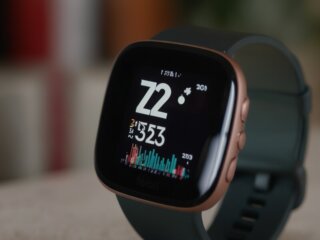 Sichern Sie sich die Fitbit Versa 4 jetzt für nur 150 Dollar!