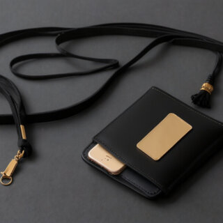 Neues Crossbody-Accessoire revolutioniert Handy-Tragen im Alltag!