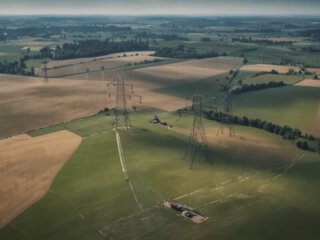 Bundesnetzagentur gibt grünes Licht: Neuer Stromkorridor wird realisiert